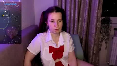 _kylle_ online show from July 28, 10:05 pm
