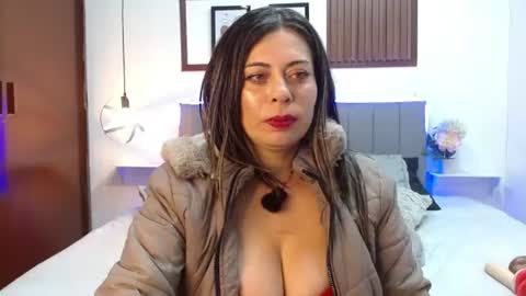paulina  online show from August 7, 12:21 am
