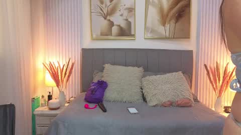 paulina  online show from August 11, 7:16 pm