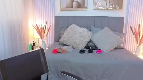 paulina  online show from August 14, 7:39 pm