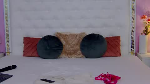 Lena Paul online show from August 10, 4:14 am