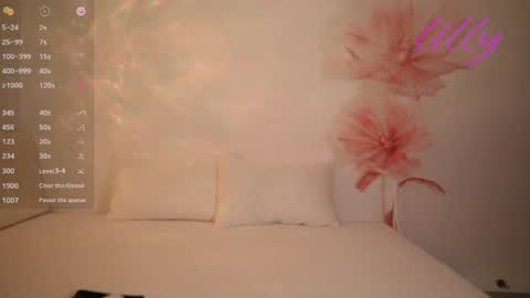 _lillilly_ online show from July 1, 8:48 am