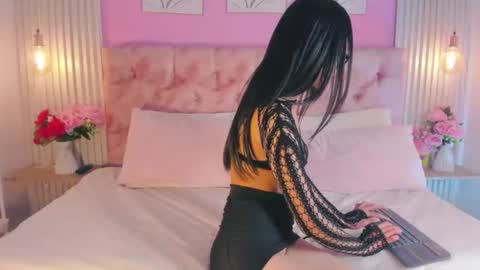 _lilyblossom_ online show from August 14, 4:54 pm