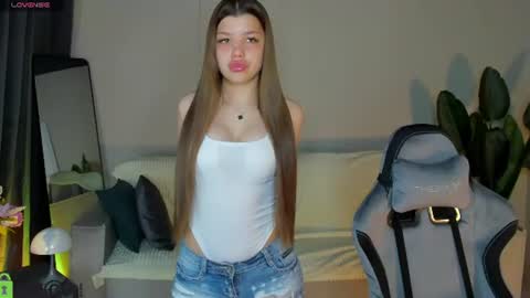 Lola3 online show from August 11, 5:09 am