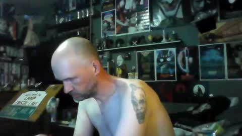 That guy online show from August 9, 9:05 pm