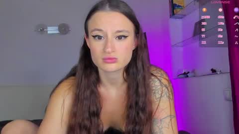 _lorra online show from July 3, 6:43 pm