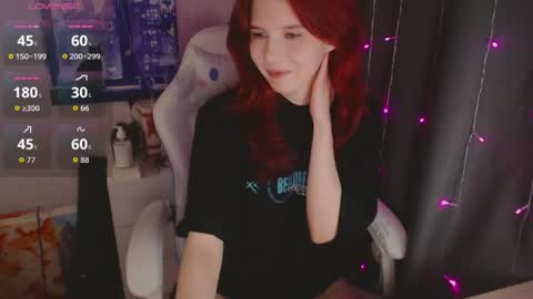 _lovelylu_ online show from May 27, 8:00 pm