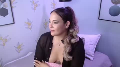 Lucy online show from August 12, 1:08 am