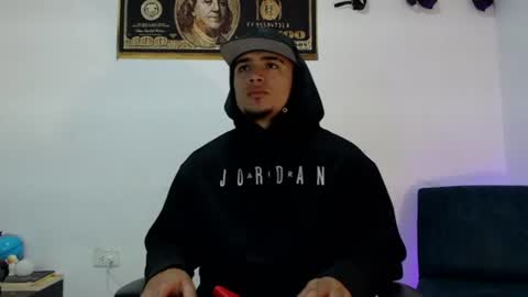 STIVEN online show from August 6, 1:32 pm
