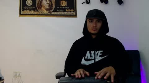 STIVEN online show from August 8, 3:23 pm