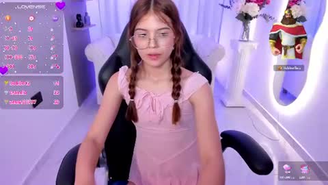 _maddisonfox_ online show from August 1, 6:14 pm