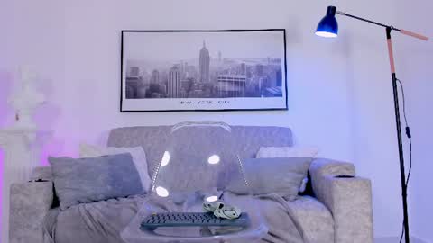 _maddisonfox_ online show from August 4, 9:12 pm