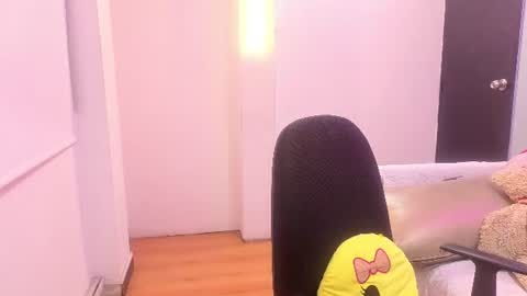 _makima1_ online show from August 11, 11:29 pm