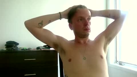 _max_e online show from August 8, 9:26 pm