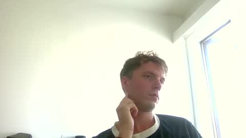 _max_e online show from August 12, 8:33 pm