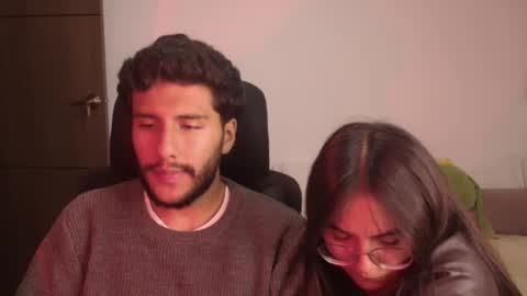 max and abby online show from July 15, 3:29 am