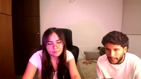 max and abby online show from July 16, 1:50 am