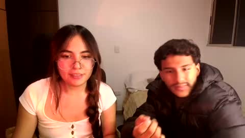 max and abby online show from July 19, 2:13 am