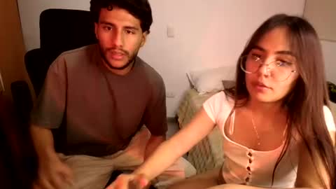 max and abby online show from July 19, 5:31 am