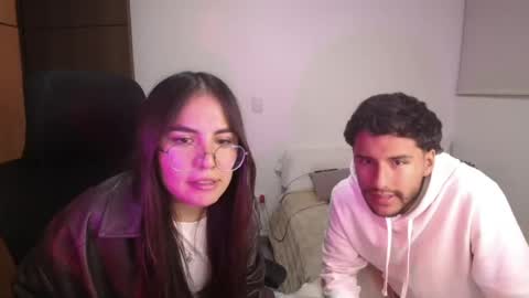 max and abby online show from July 29, 12:39 am