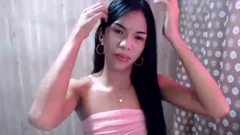 Melly online show from August 18, 5:19 pm
