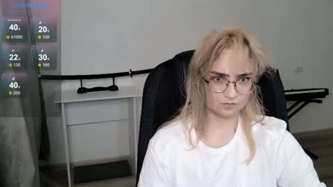 _meow_neko_ online show from August 11, 10:39 am