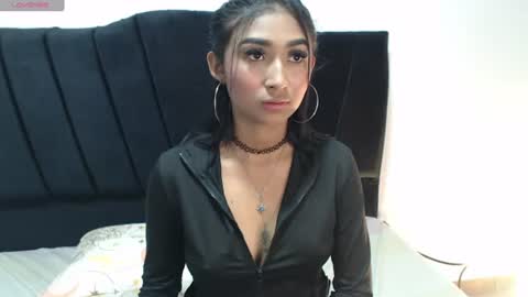 Mia.  online show from August 6, 6:29 pm