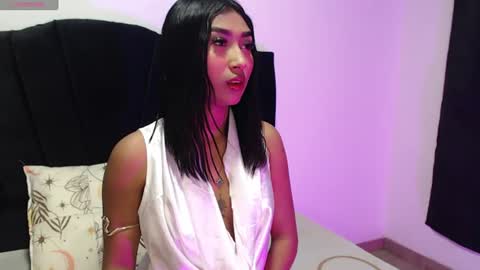 Mia.  online show from August 14, 11:47 am