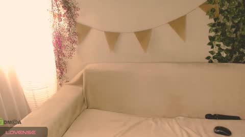 Mia online show from August 12, 2:58 am