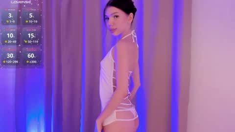 Mia online show from August 11, 4:47 am