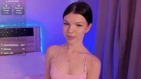 Mia online show from August 14, 8:18 am