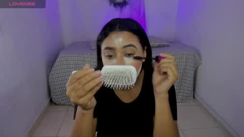 Mia online show from July 11, 9:10 pm