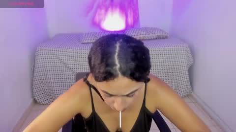 Mia online show from July 28, 8:04 pm