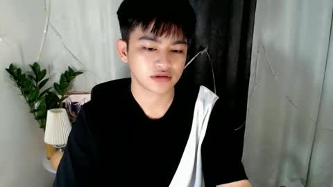 _mikko_moto_ online show from April 11, 1:33 pm