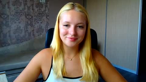 Melanie online show from August 6, 9:52 am