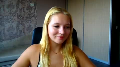 Melanie online show from August 6, 10:58 am