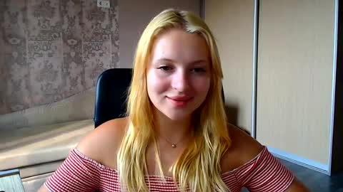 Melanie online show from August 7, 1:33 pm