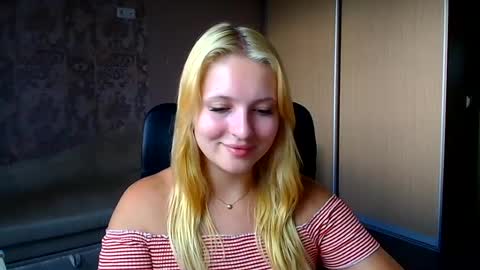 Melanie online show from August 7, 3:01 pm