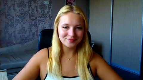 Melanie online show from August 10, 10:49 am