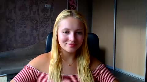 Melanie online show from August 11, 3:36 pm