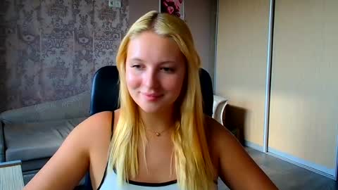 Melanie online show from August 13, 2:42 pm