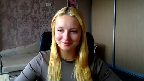 Melanie online show from August 14, 10:52 am