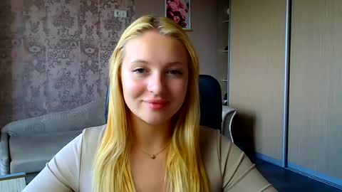 Melanie online show from August 15, 12:20 pm