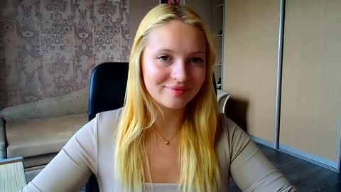 Melanie online show from August 15, 1:26 pm