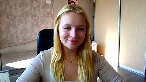 Melanie online show from August 15, 2:32 pm