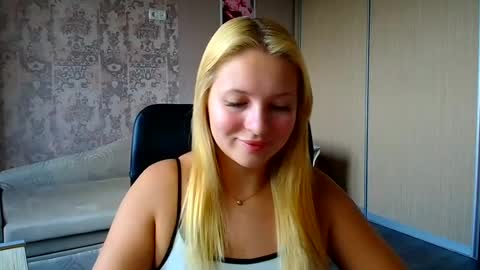 Melanie online show from August 17, 11:37 am