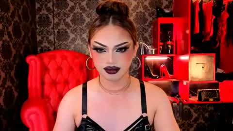 Raven Strauss online show from July 28, 7:20 pm