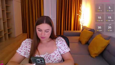 Mia online show from July 13, 9:16 am