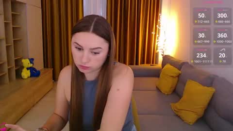 Mia online show from August 2, 8:21 am