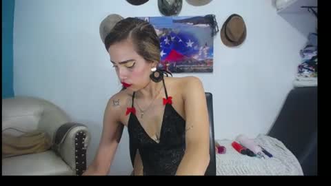 _misspriss online show from July 1, 11:38 pm